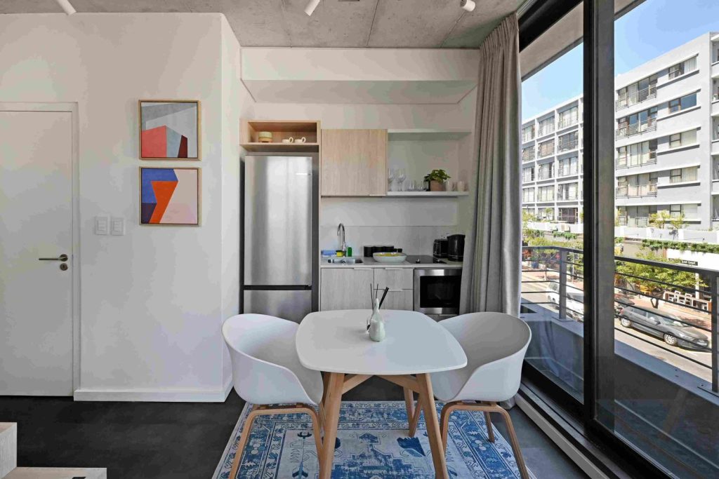 02dde524-e2a8-4812-9e77-f1cc2598e131-1