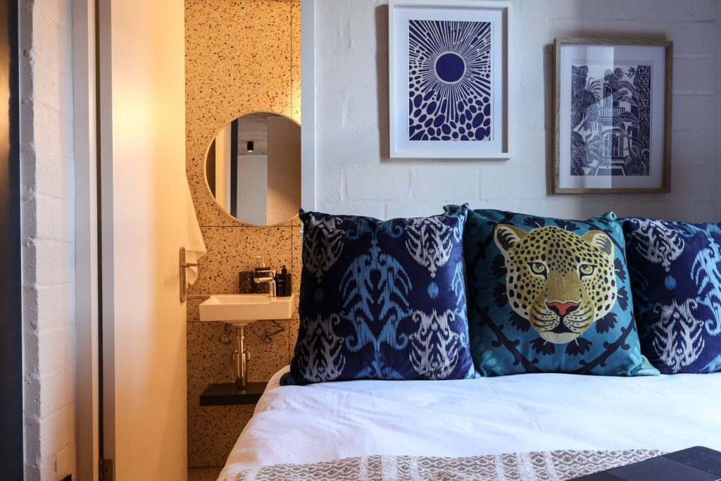 039253ee-6503-4ab7-88b9-a4b1c29d0f5b-1