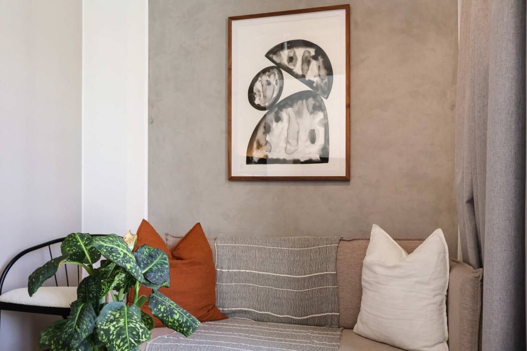 03cc6d3d-a2a8-49da-a5b9-7d57d83ae886-1