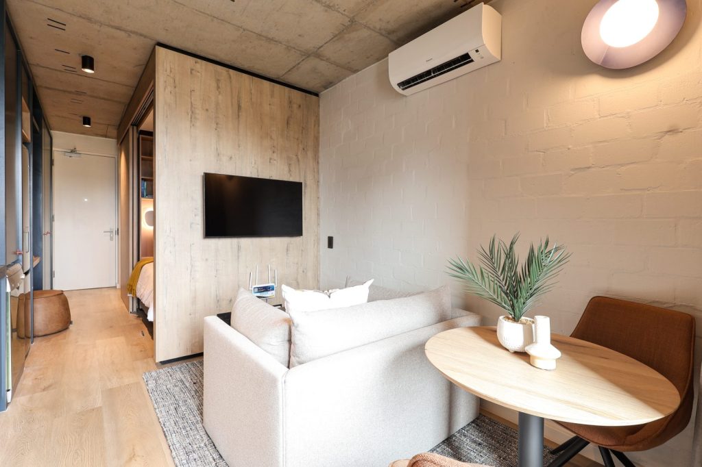 05580451-a4d7-4868-8cc0-1b0a267cfb2b-1