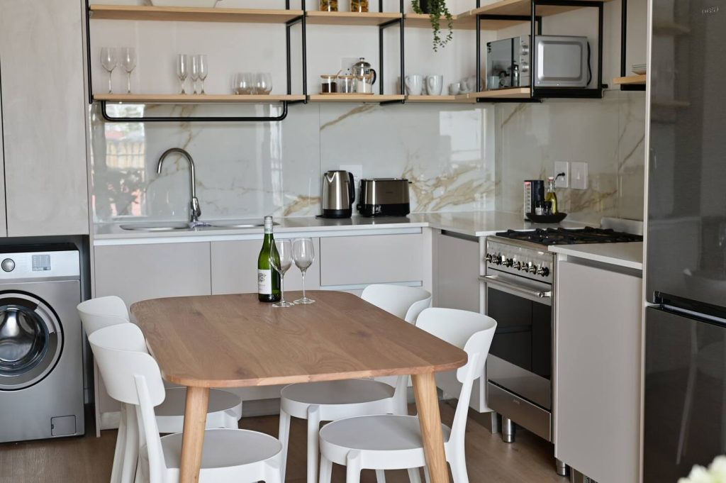 06c3291f-8b5a-4d7d-b1c5-c10ae6f34a5a-1