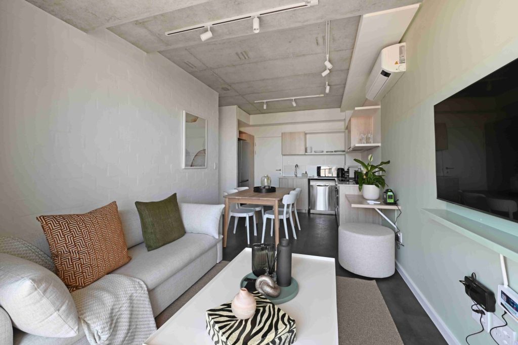 07a3a129-6642-4017-8eae-d6240511d6c2-1