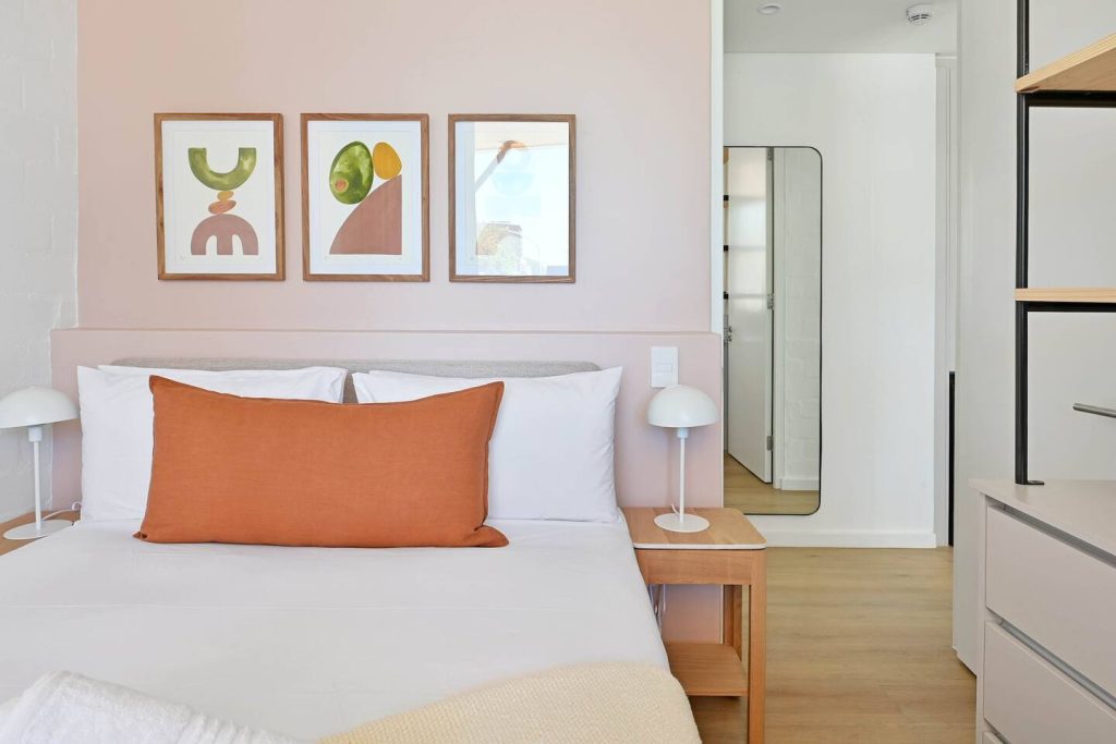 0f6424b4-5cfa-4acb-b604-1296eadb9845-1