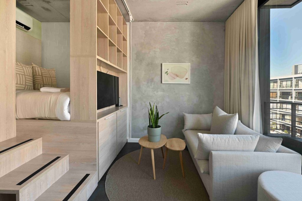 0fe7b4aa-24f9-4745-a55f-167a6af22d3c-1