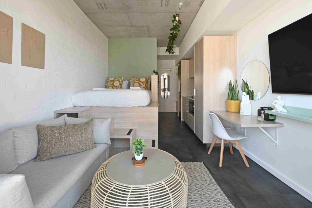 131bf69a-b02a-41cd-814d-5e2564748eef-1