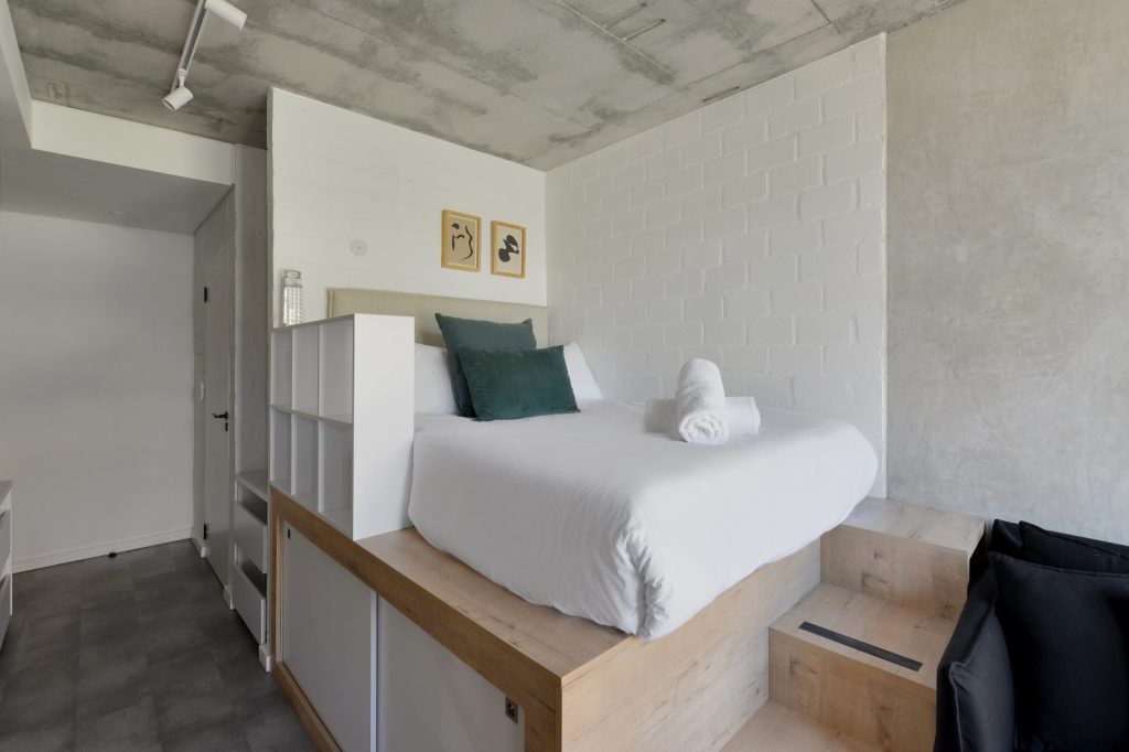 1750ad2c-9ea5-4837-8618-9119b0fdbbe1-1