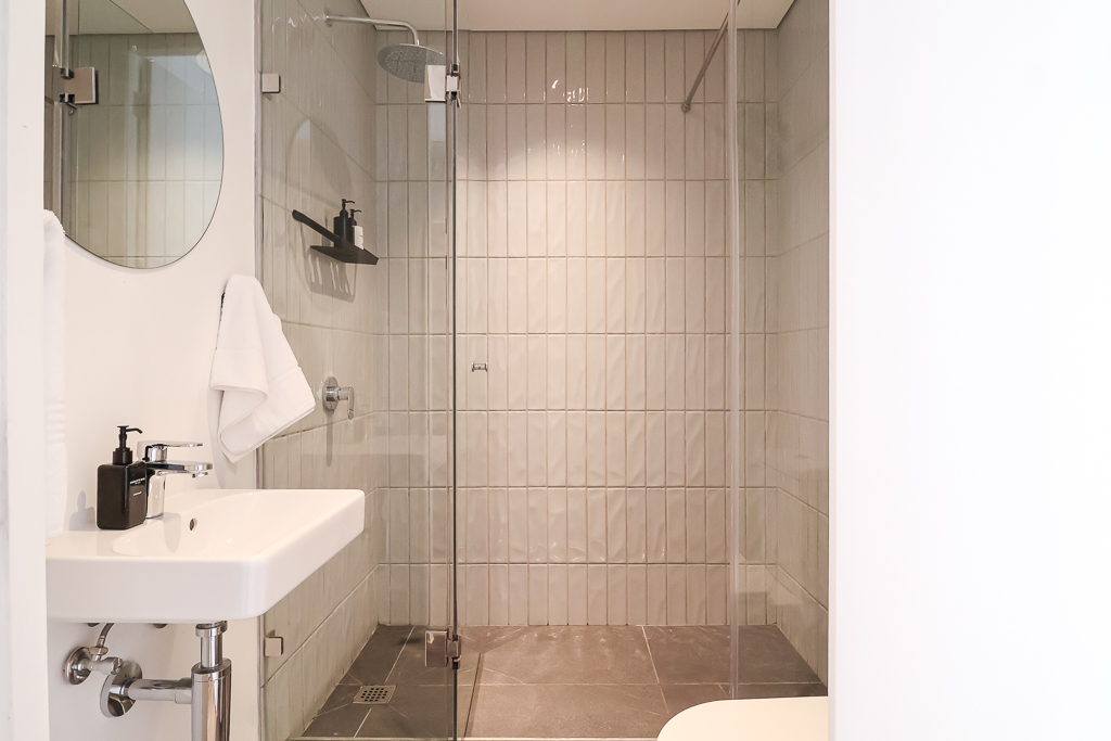 17f16e70-bd0c-43b9-a23e-291d949b7dbb-1