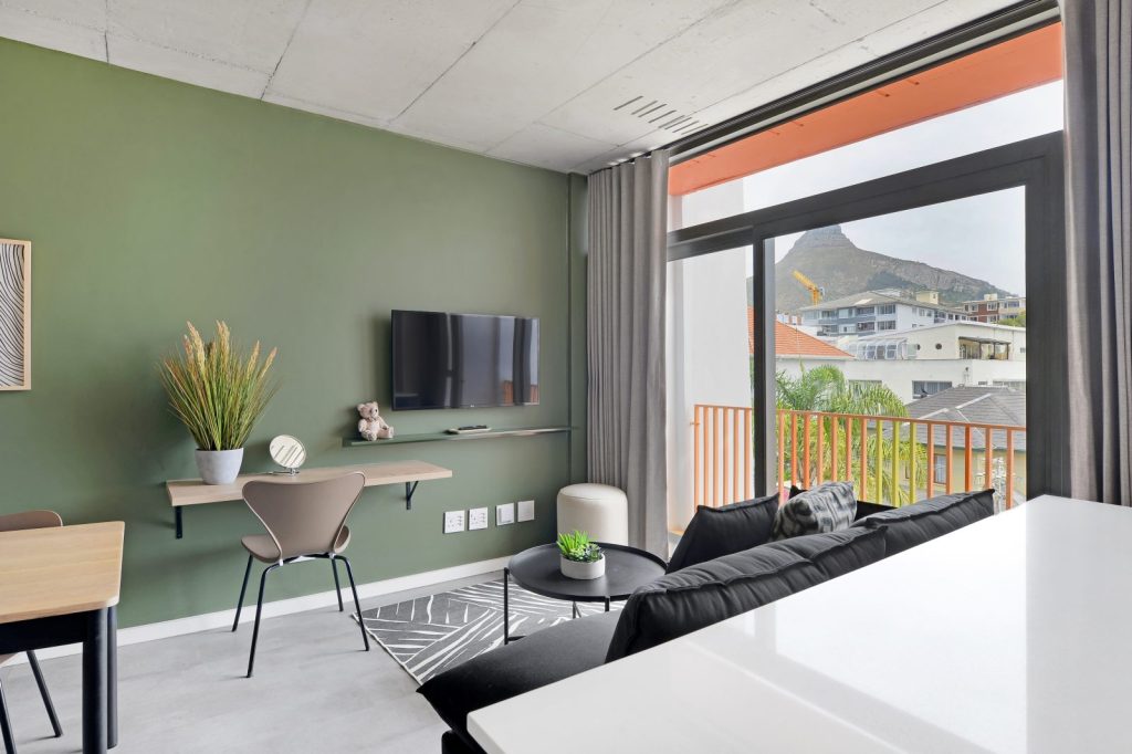 180f760a-baf8-4b7e-ad35-432f5311b044-1