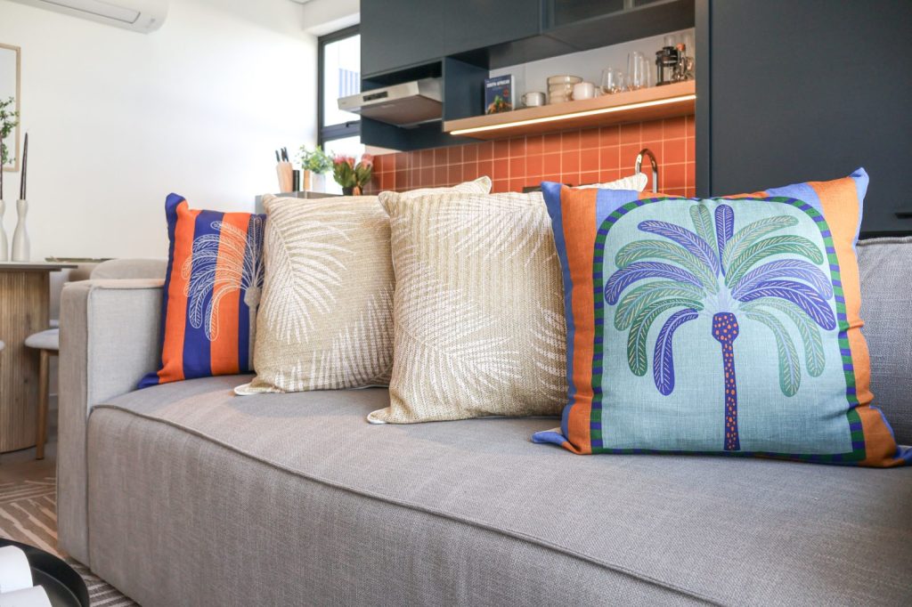 1906b098-0a42-409c-8b20-fcd111fd6430-1