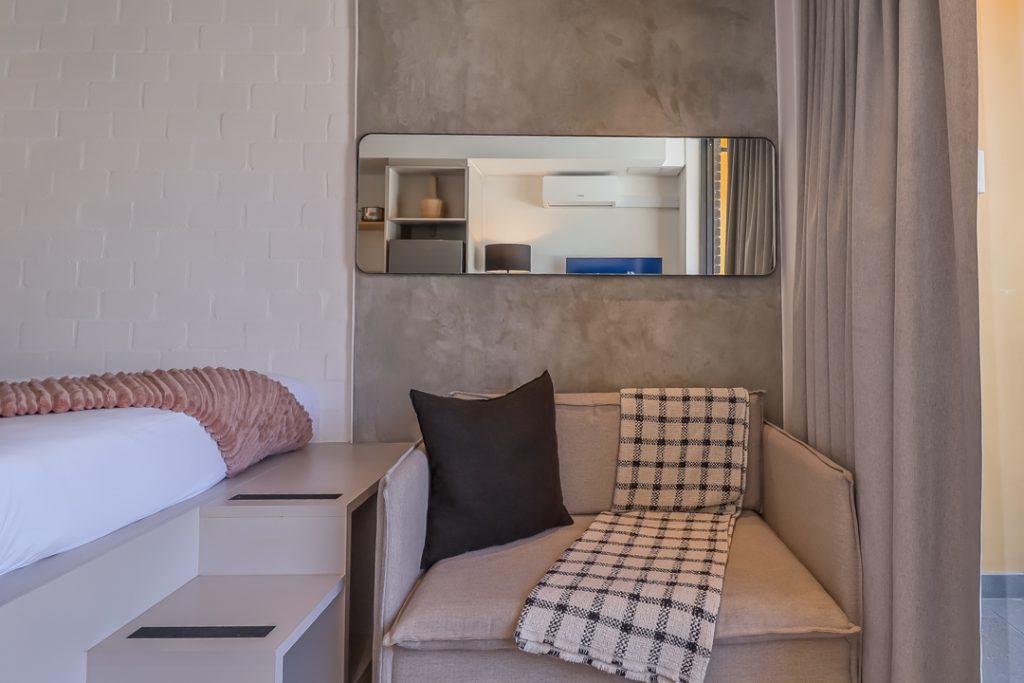 19ea637a-1dd3-47a9-b594-ac50745f9327