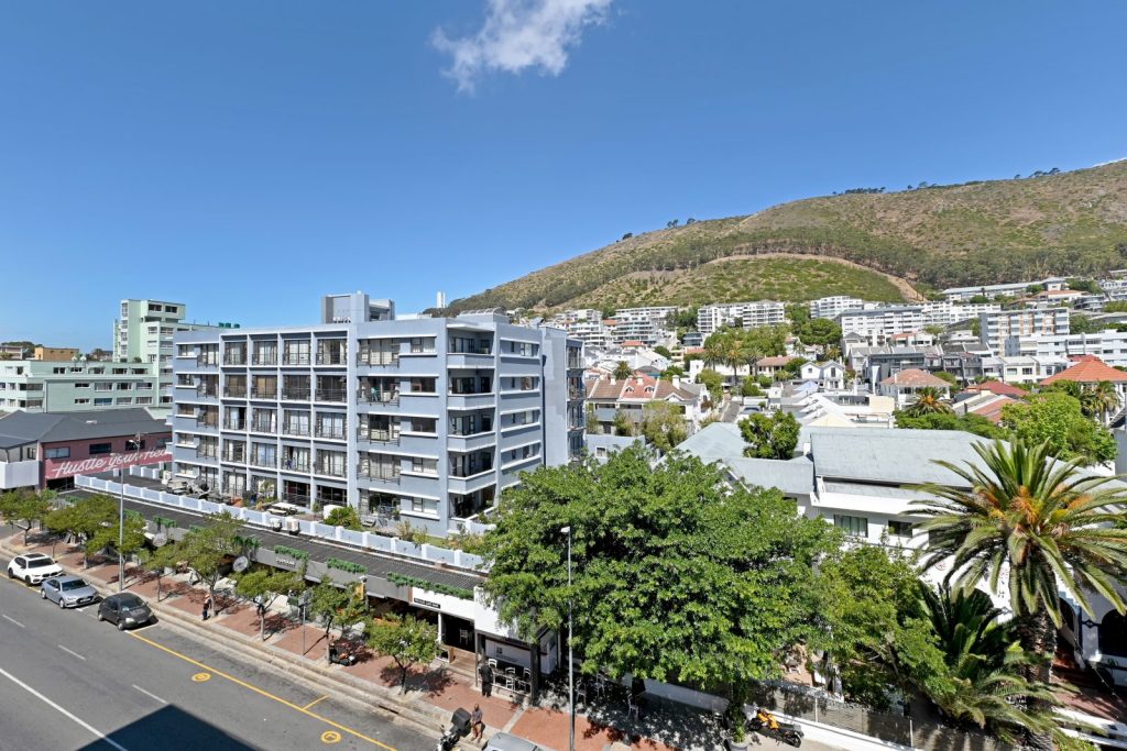 1a6d277d-4f72-4585-8107-f39886c2c079-1