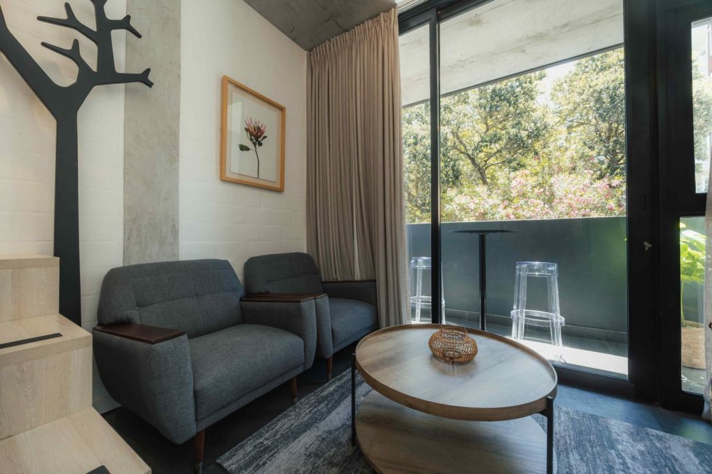 1b925133-f3af-49d6-bae2-d6af9ad22fad