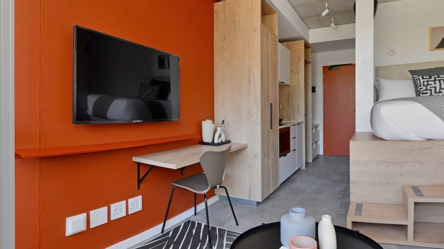 Workstation and SMART TV