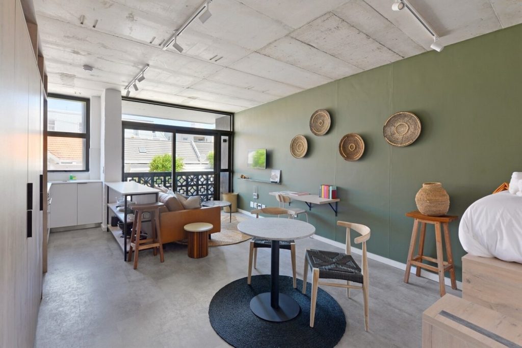 2369b9bf-30ac-4e60-af01-a394346a5b67-1