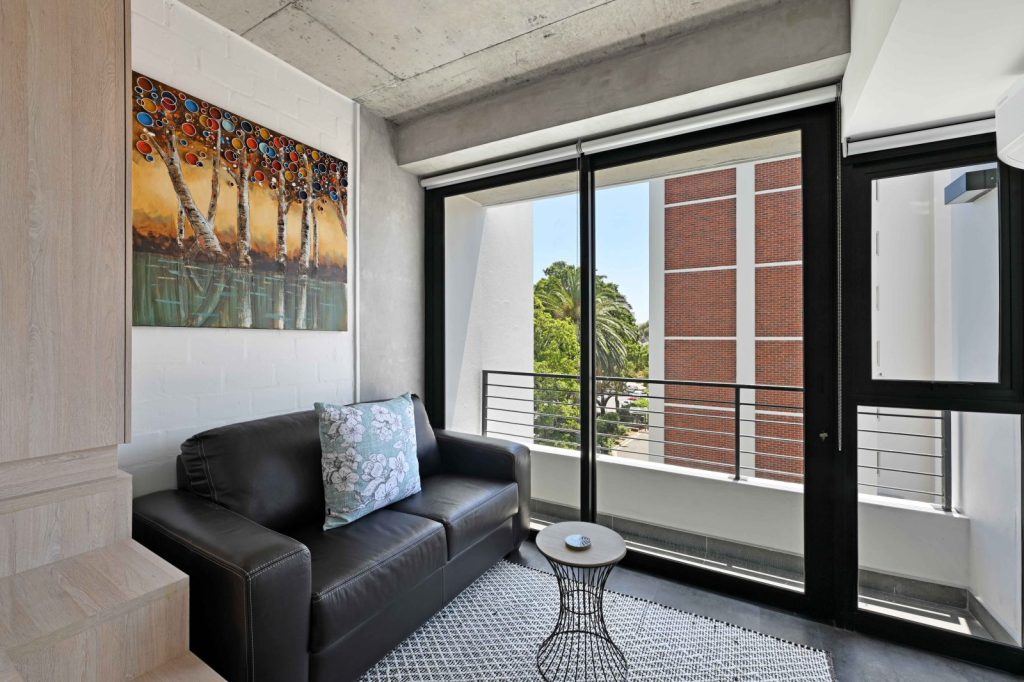 24037680-a217-46db-bfd7-536af362d2ca-1