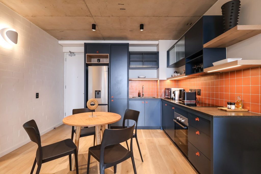 2739b757-d82a-481b-a0bb-2e9d1c420c91-1