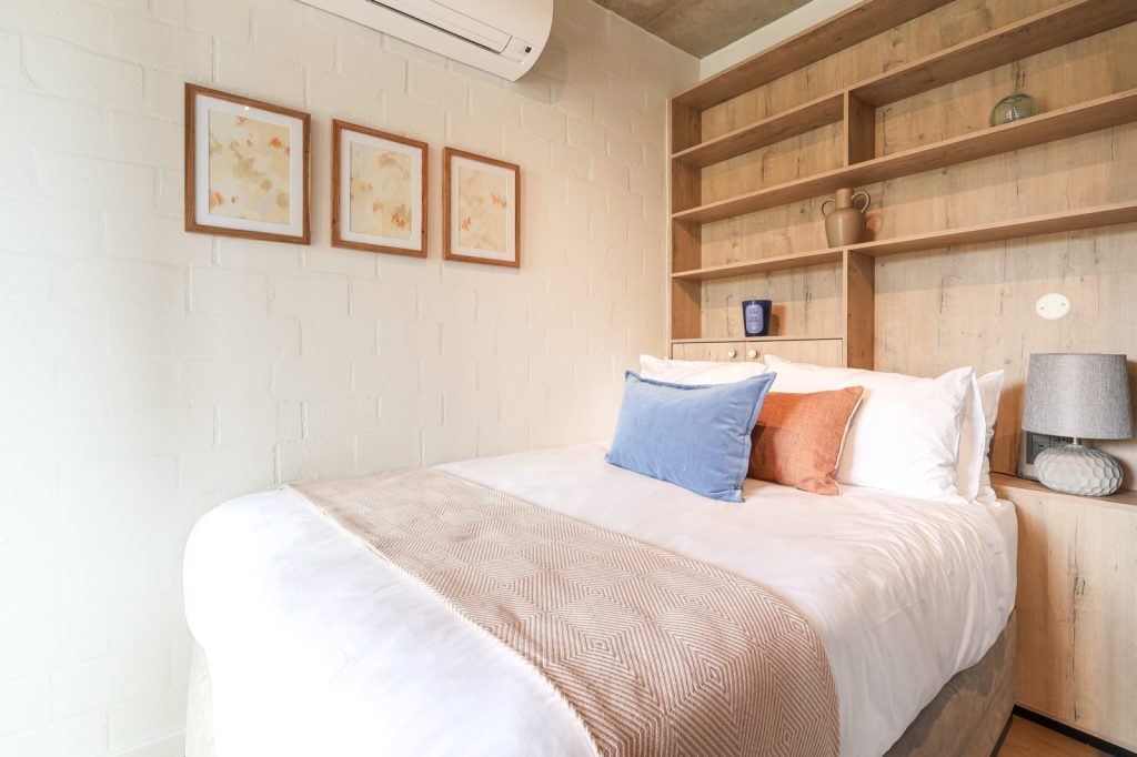 2740f869-4e14-45a8-9dc8-0311cb3c53ea-1