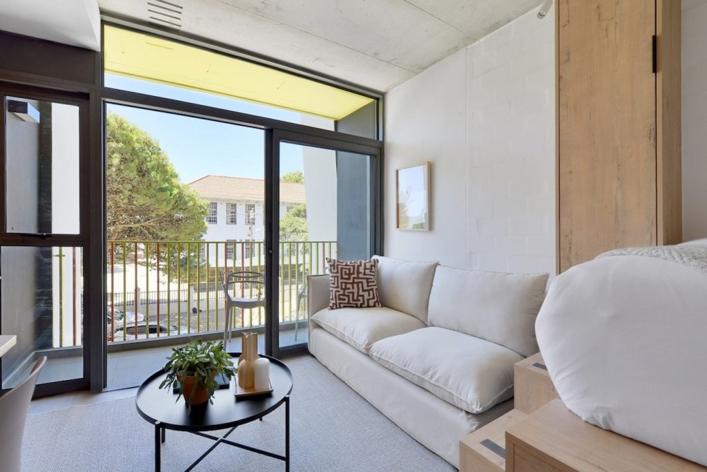 2784484e-e945-4b2e-bedd-6e3793bb0ab0-1