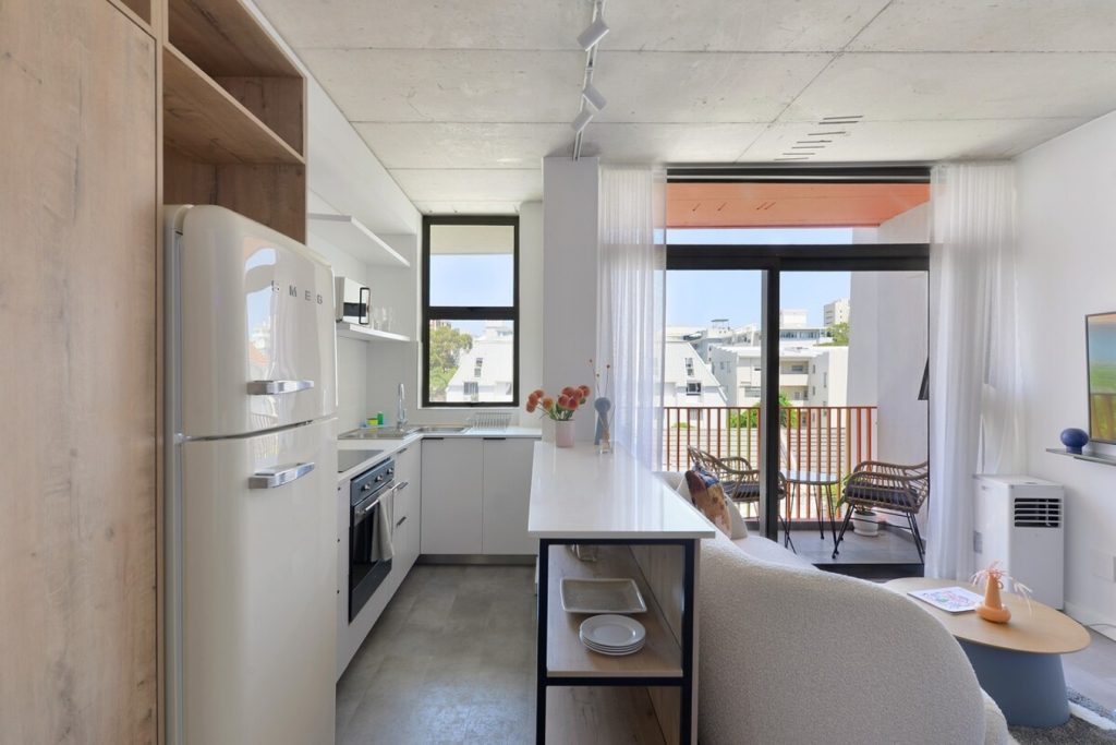 2c6e556c-0918-48a8-b432-d59d37bc6965-1