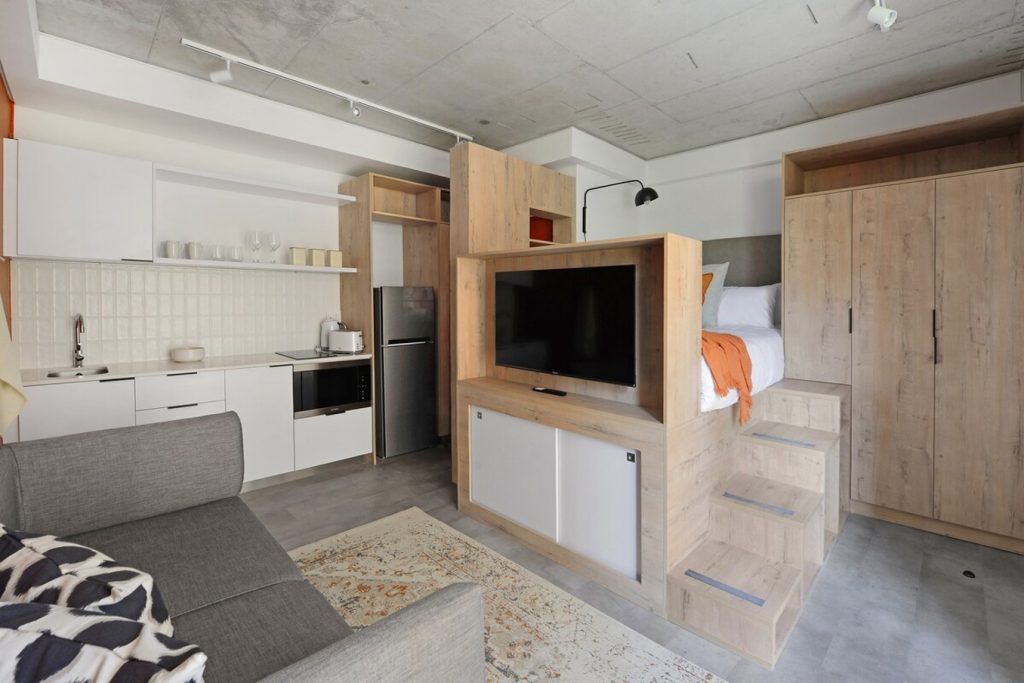 2edeb059-8f4c-424b-b284-3f9e1fcd95e3-1