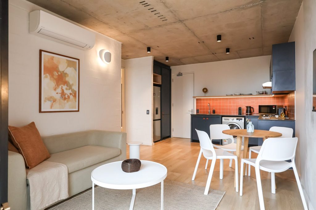 31e26ead-5668-4bdd-b9db-da4f9e556f47-1