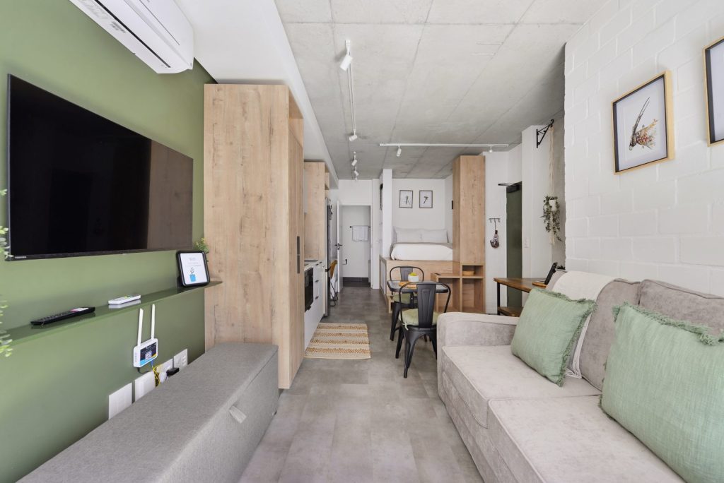 342f33c6-2580-4efe-b31a-ae40986dc020-1