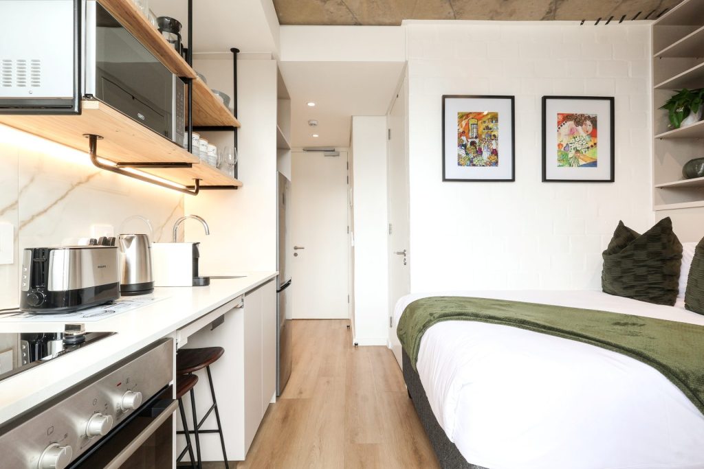 39f53eb2-e5fe-45e7-9915-bd945e9de93a-1