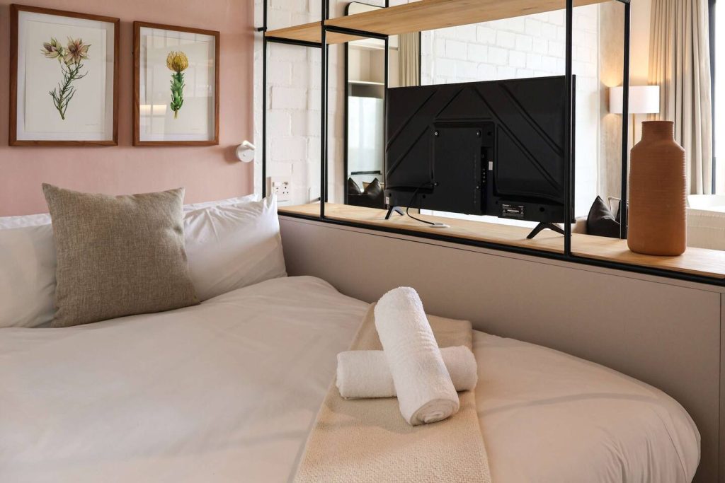 3bc1a603-c1cb-4e6f-a1c3-fb44e3c4d786-1