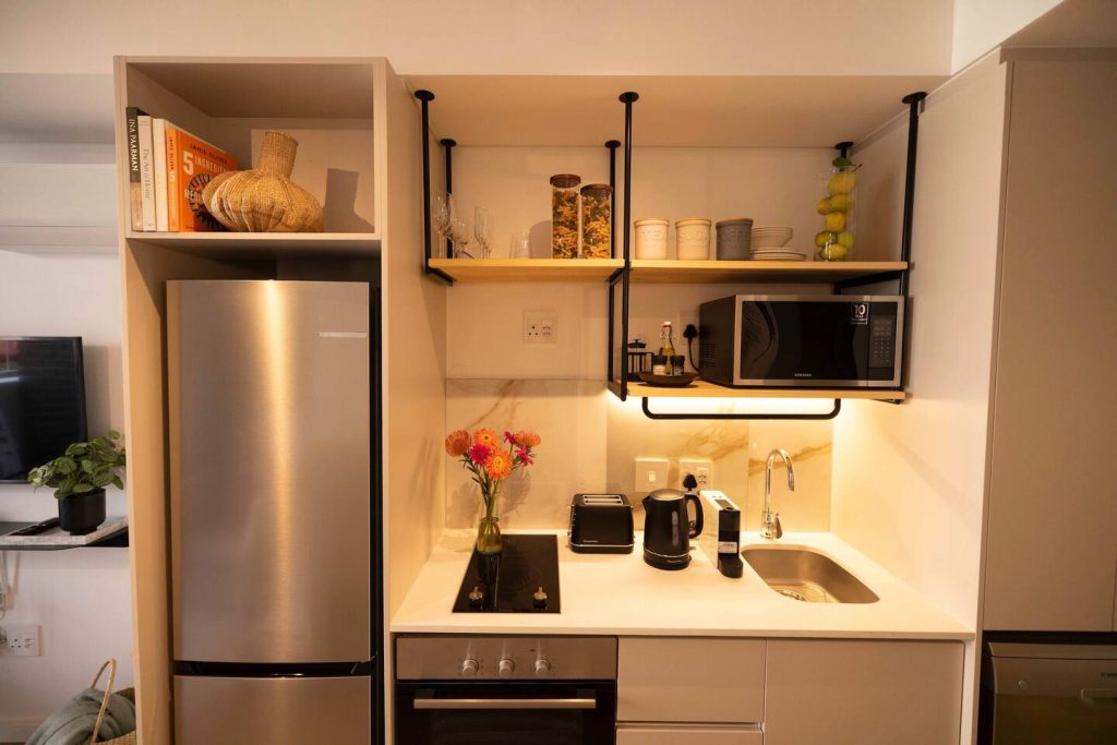 3c272796-76c8-43aa-854a-5a8c197b3b36-1