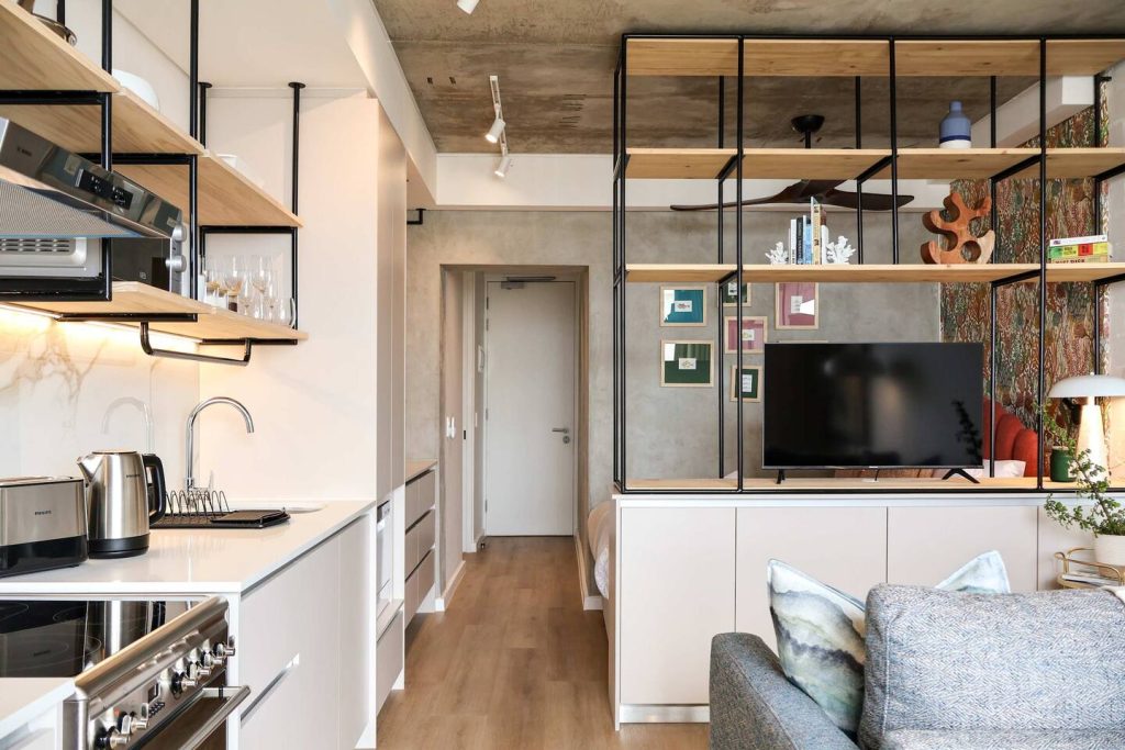 3c6857af-9d9f-42b3-bc60-fa300a00d0ab-1