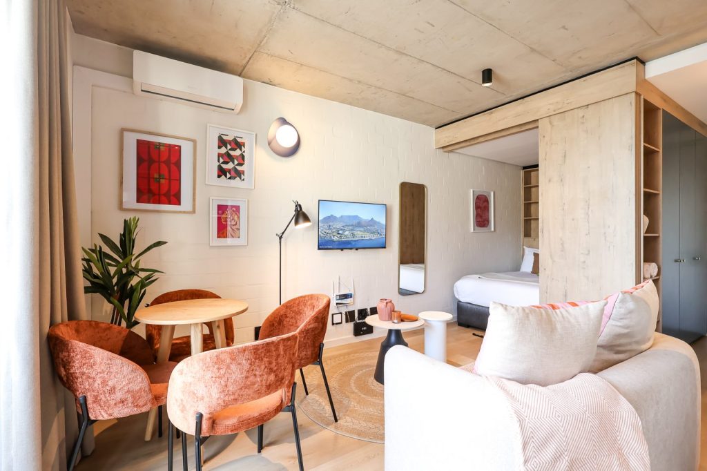 3d2182b6-9e97-4be8-b416-cb348adbe020-1