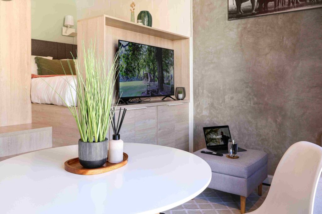 3fe03eb7-ab6f-4c84-88fe-93a3b3a5feda-1