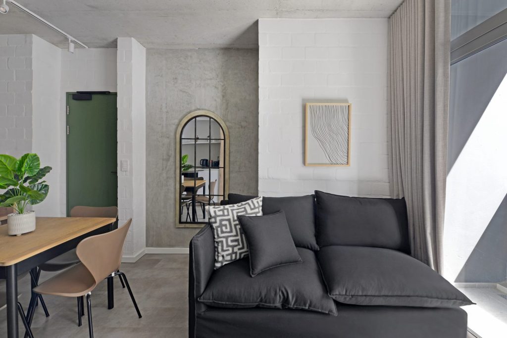 4061945e-057a-4e7a-848f-3f94ffb1f437-1