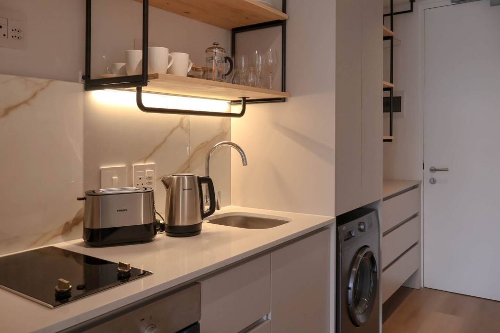 4132b2a1-134b-469e-89ef-34ac1ecf4832-1