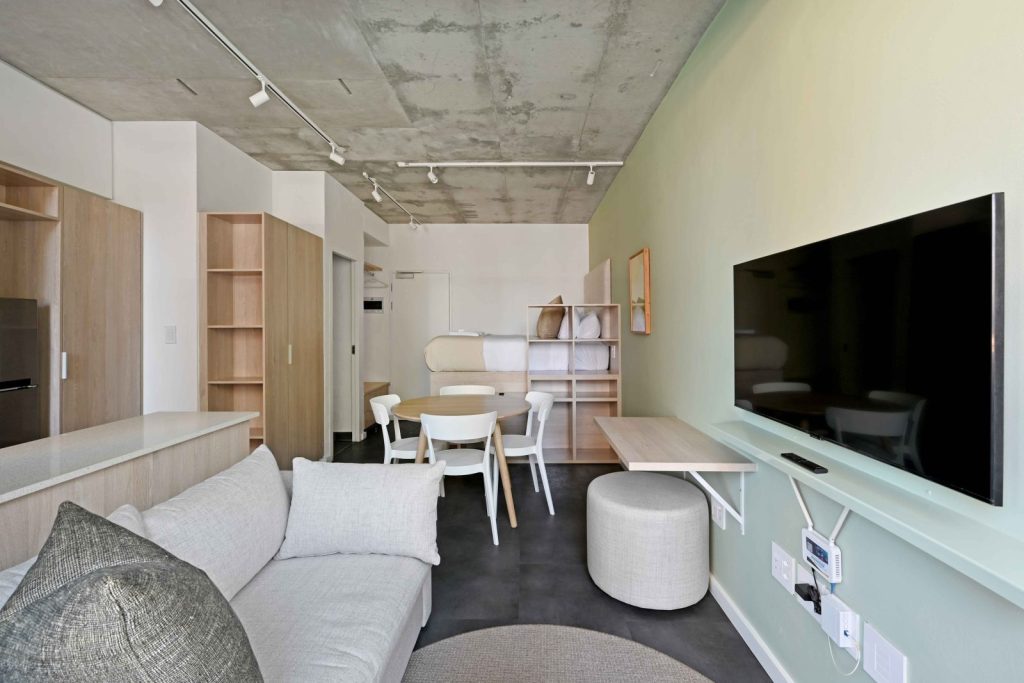 42b62b5f-22cd-495c-8842-f1bac42111b3-1