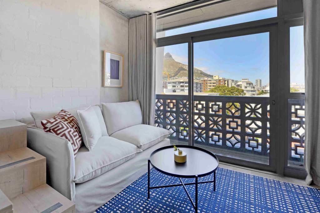 42f1f4b2-c981-49fc-8368-abb138b65512-1