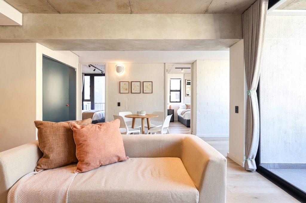 431bbb35-fa5e-47c1-b3de-b08271d88e4c-1