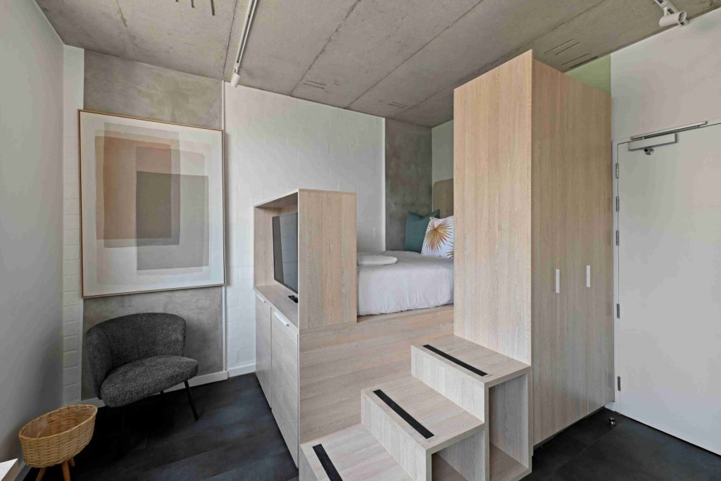 49d41925-460a-49f2-a9e8-a1926b5d9a82-1