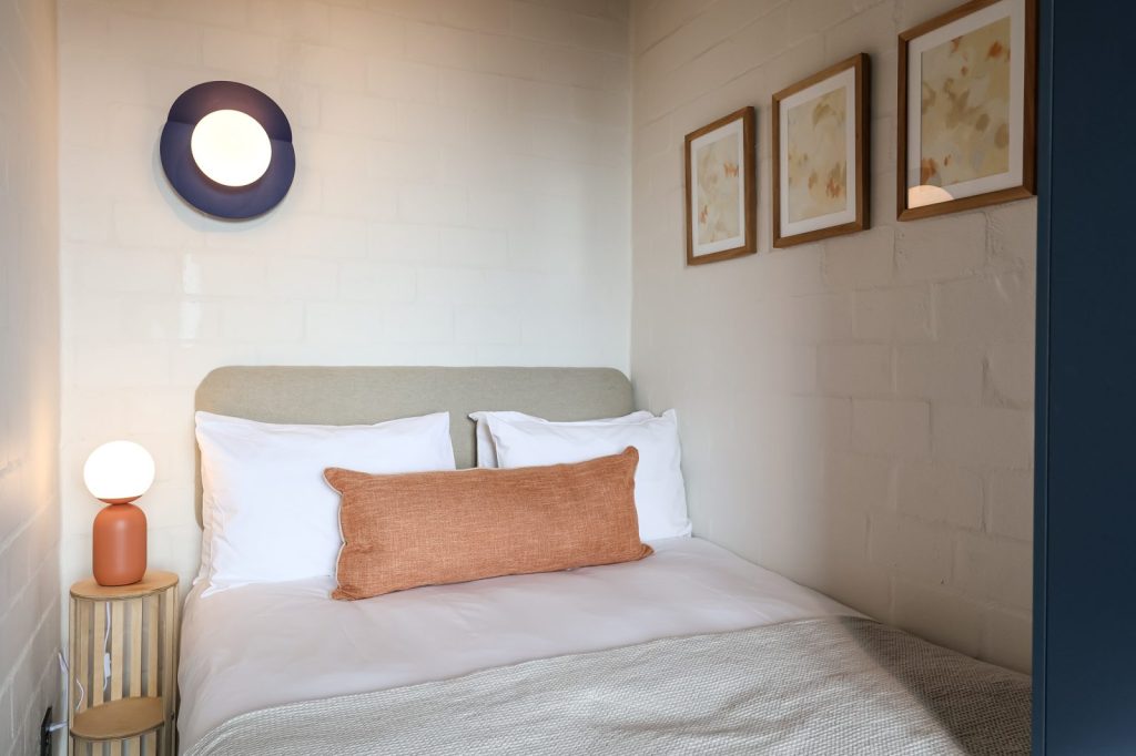 4c43c453-8d20-47c3-a714-baa985c41519