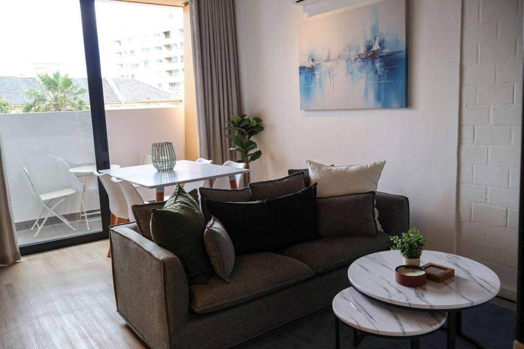 4ed25496-120d-49be-a965-4f534971ab6a-1