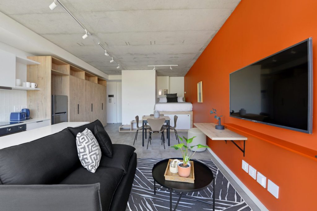 4f6dfb0a-5437-407f-87c5-d1f24d337cdd-1