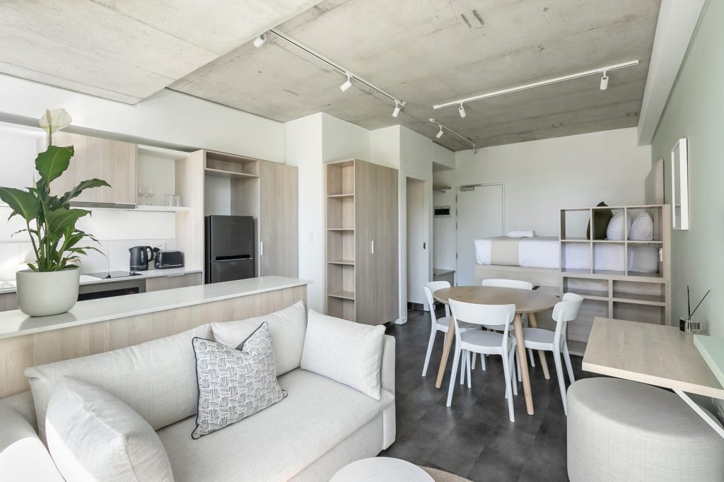 523283c5-a923-4d5e-ac3f-8b17ece2c37f-1