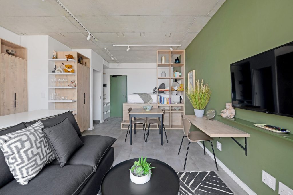 54182b42-8576-4b71-ad3f-c3e0e4f43679-1