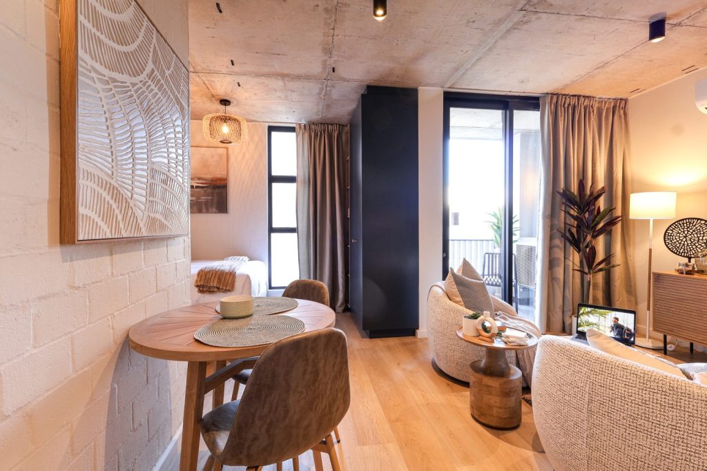 55c1eec6-5184-4b7b-94a3-02d692a7ed53-1