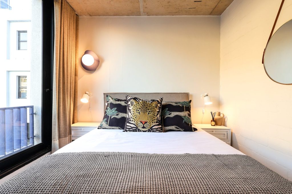 56c16064-d218-4242-8f41-a42de306ca67-1