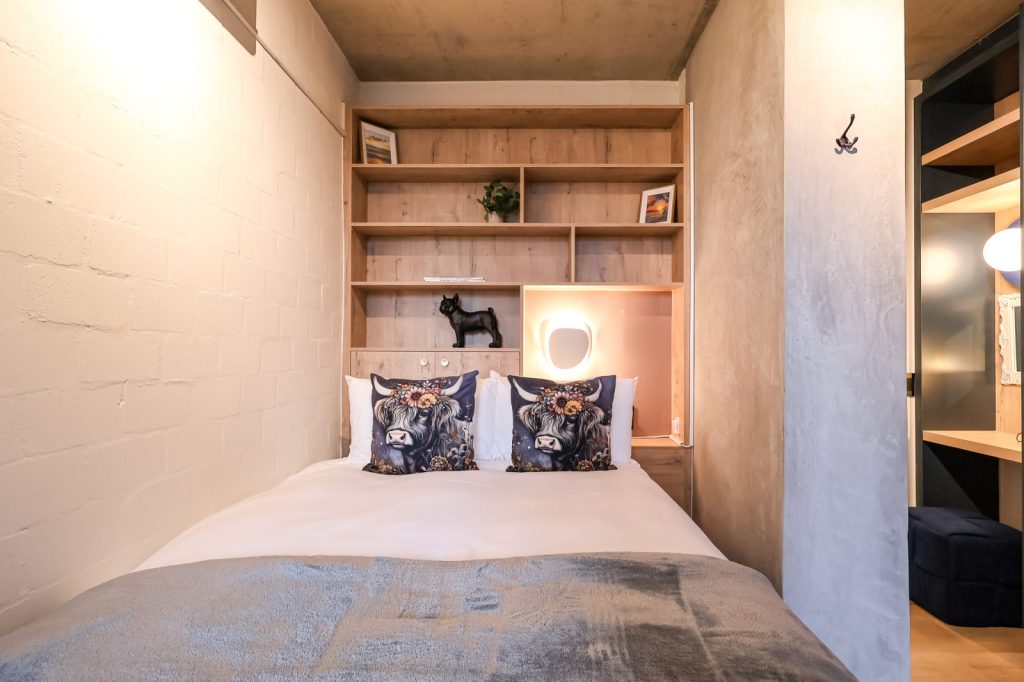 5a2651cd-fd34-4a60-99ba-830a59afcc85-1