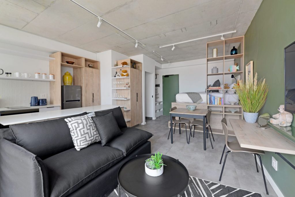 5bb658e0-fc03-4e3f-a6f9-33c3417c128c-1