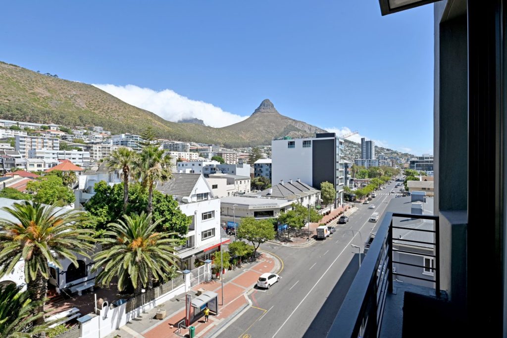 5dfb253d-0fa0-4032-bede-902dc533a13d-1