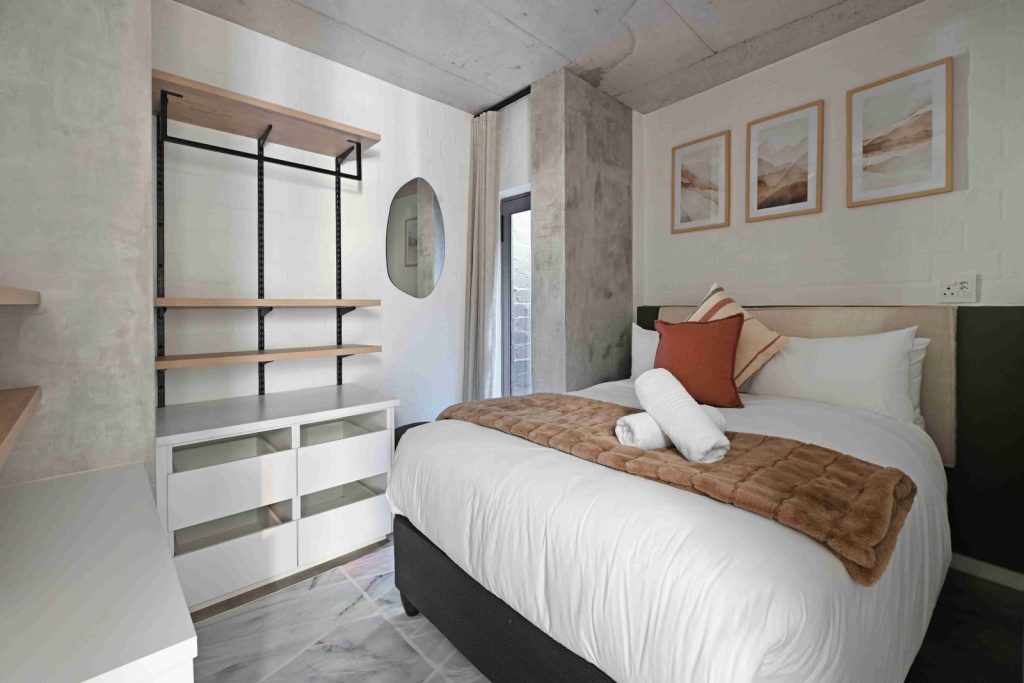 60493f57-a882-495c-a484-bd3b0ff6b80e-1