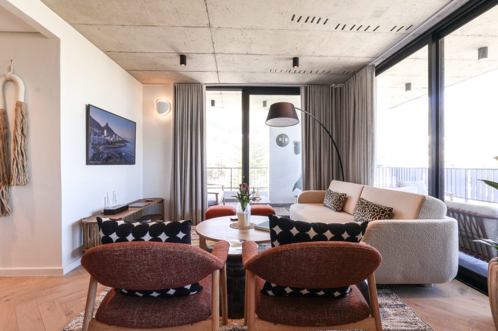 66e4ad93-383f-41d2-868b-d29deff6c8f0-1